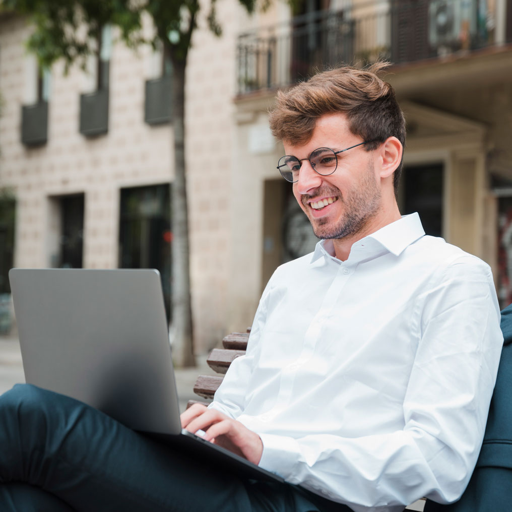 Person mit Laptop